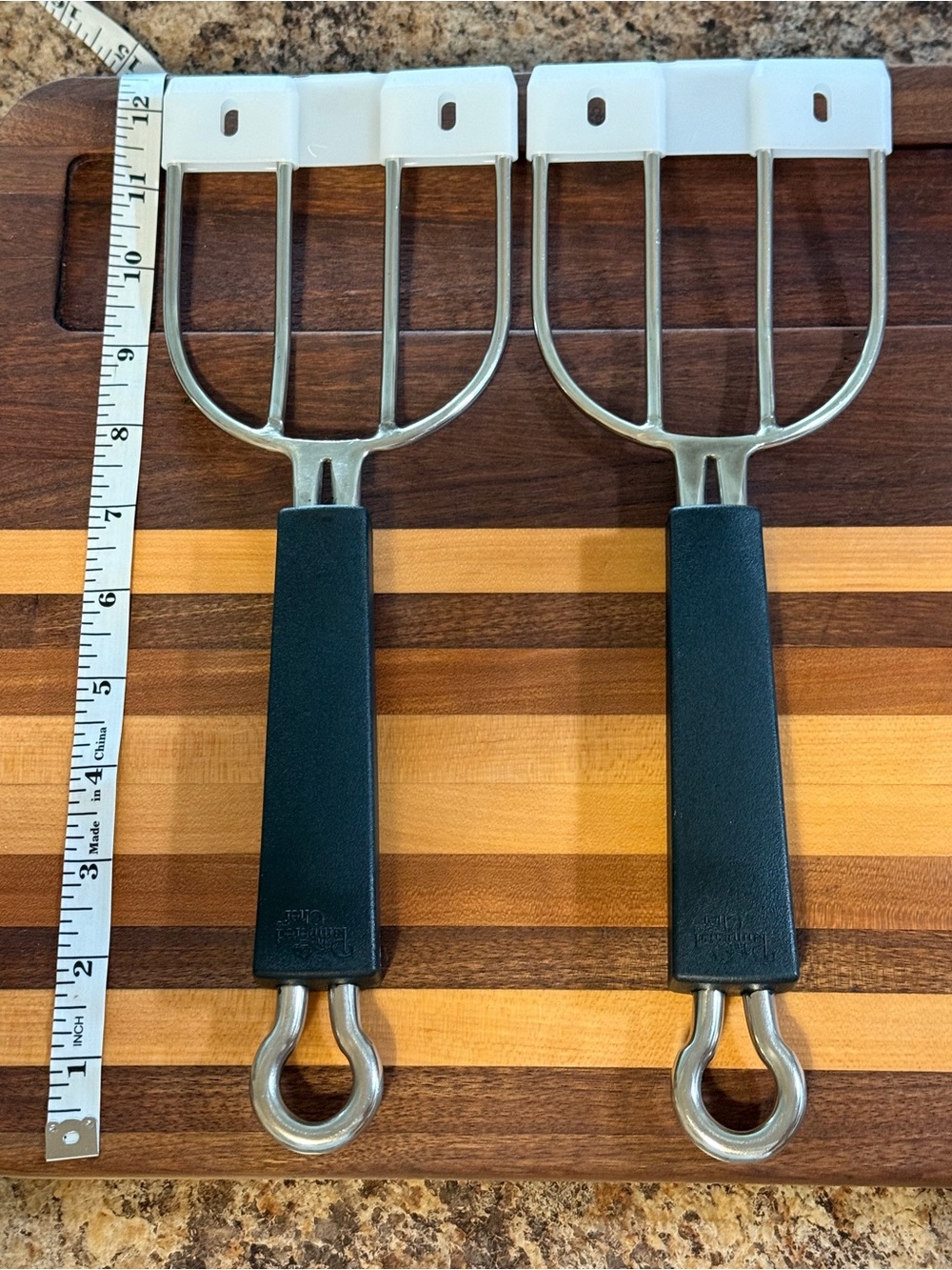 Pampered Chef Meat Lifter Forks set of 2 with Tine Covers